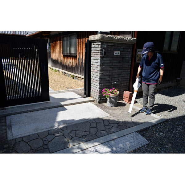 工進 充電式ブロワ 18V リチウムイオンバッテリー 業界最軽量1.5kg 女性にも使いやすい園芸用ブロワ